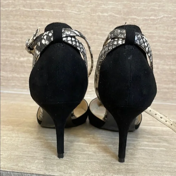 MARC FISHER UEC Size 7.5 Elegant Black Gray Women's Heels Suede Snakeskin - Picture 5 of 10